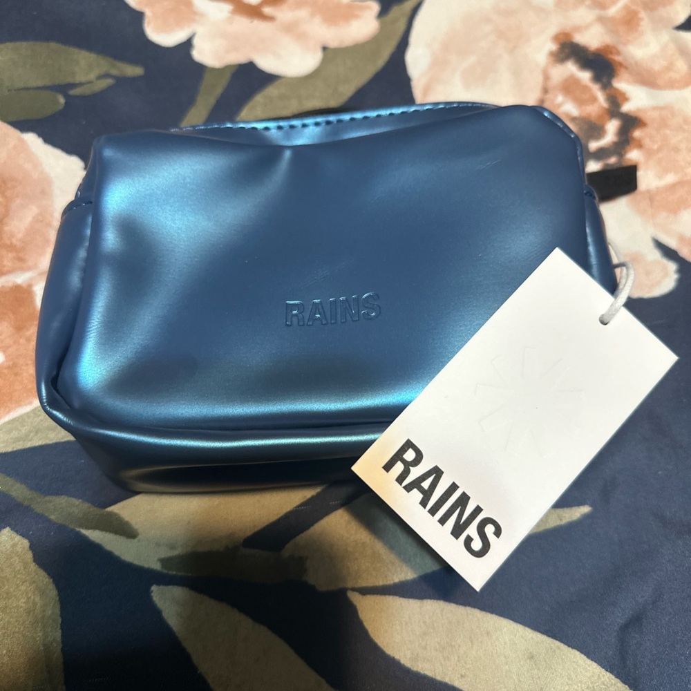 New with tags rains micro crossbody